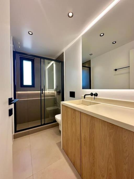 Bluemotion - Sensablu Apartment Piraeus