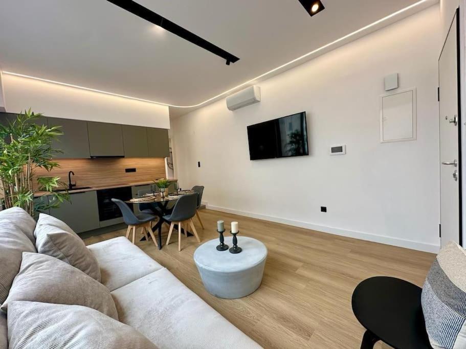 Bluemotion - Sensablu * Piraeus
